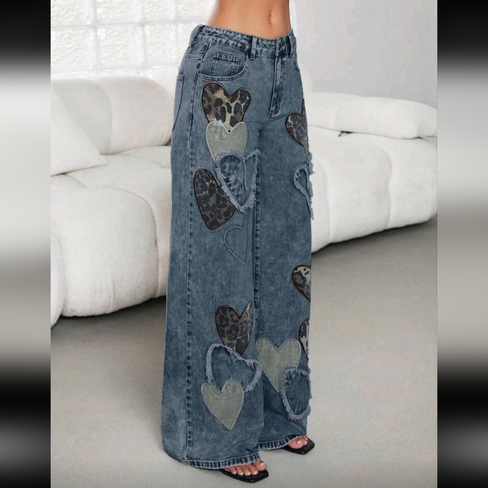 Wide Leg Heart Patch Jeans in Washed Blue - Picture 3 of 7
